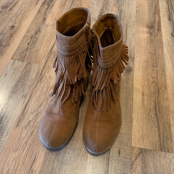 Chantal-1 Shoes - Chantel 1 Brown suede fringe wedge style short boots sz8 comfy leather boho boot